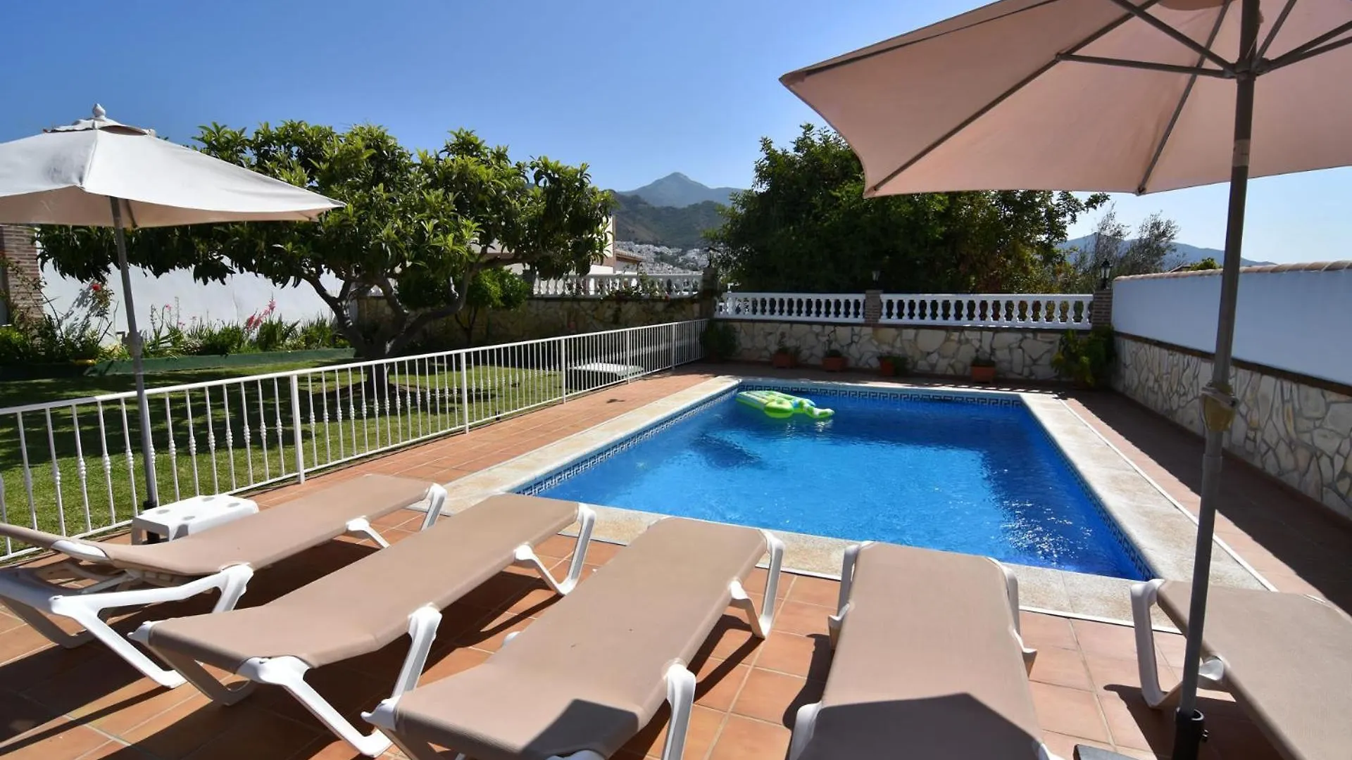 Villa Lola Casitas Select Nerja 0*,